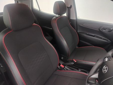 2025-Hyundai-Grand-i10-10-Motion_9