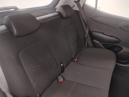 2025-Hyundai-Grand-i10-10-Motion_10