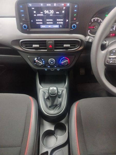 2025-Hyundai-Grand-i10-10-Motion_14