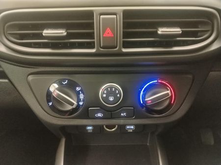 2025-Hyundai-Grand-i10-10-Motion_18