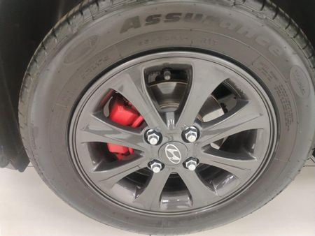2025-Hyundai-Grand-i10-10-Motion_5