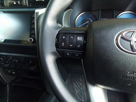 2025-Toyota-Fortuner-24-GD-6-RB-Auto_15