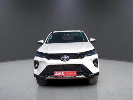 2025-Toyota-Fortuner-24-GD-6-RB-Auto_1