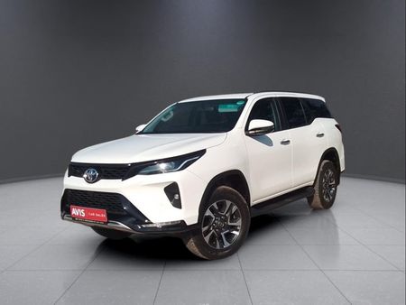 2025-Toyota-Fortuner-24-GD-6-RB-Auto_2