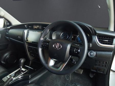 2025-Toyota-Fortuner-24-GD-6-RB-Auto_8