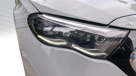 2026-Mercedes-Benz-E-Class-E220d-Avantgarde_18
