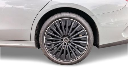 2026-Mercedes-Benz-E-Class-E220d-Avantgarde_8