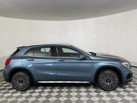 2016-Mercedes-Benz-GLA-250-AMG-4Matic_15