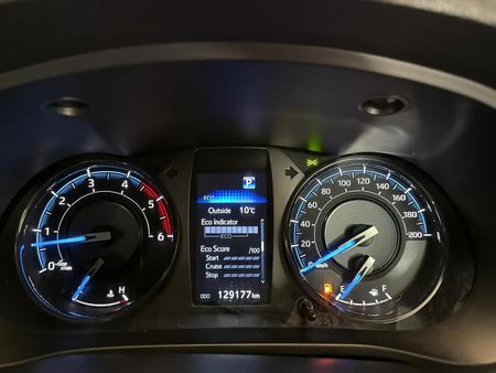 2022-Toyota-Hilux-28-GD-6-Raised-Body-Legend-Auto-Double-Cab_2