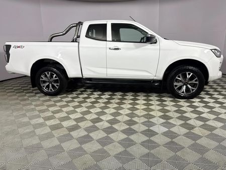 2023-Isuzu-D-Max-30-DDI-ISE-NR-4x4-Auto-Extended-Cab_12