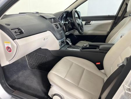 2010-Mercedes-Benz-C-Class-C-200-CGI-BE-Avantgarde-Auto_7
