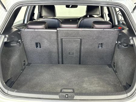 2017-Volkswagen-Golf-VII-GTI-20-TSI-Auto_15