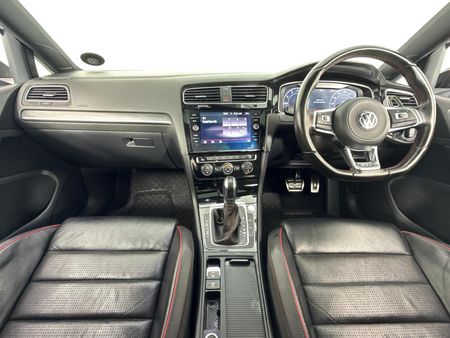 2017-Volkswagen-Golf-VII-GTI-20-TSI-Auto_1