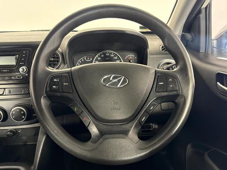 2018-Hyundai-Grand-i10-10-Motion_12