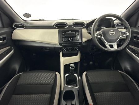 2024-Nissan-Magnite-10-Visia_1