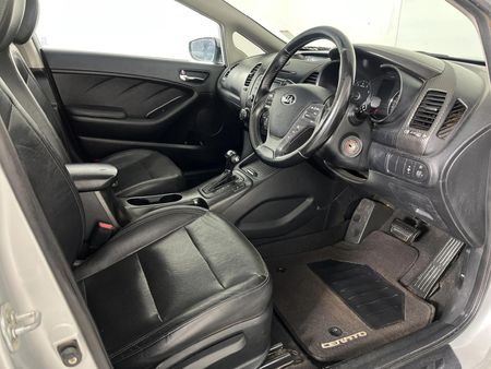 2014-Kia-Cerato-20-EX-Auto_9