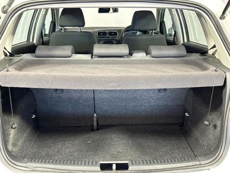 2013-Volkswagen-Polo-14-Comfortline-5-dr_14