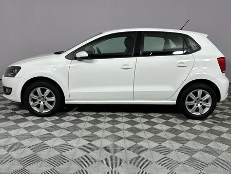 2013-Volkswagen-Polo-14-Comfortline-5-dr_19