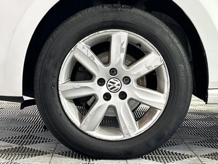 2013-Volkswagen-Polo-14-Comfortline-5-dr_4
