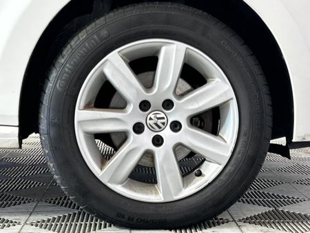 2013-Volkswagen-Polo-14-Comfortline-5-dr_5