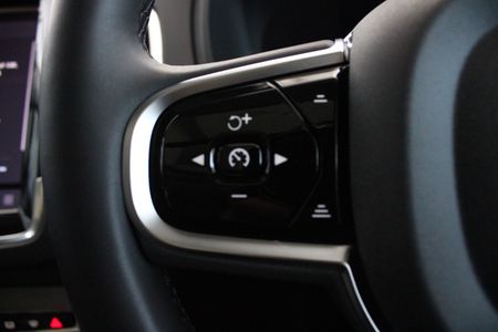 2025-Volvo-XC90-T8-Ultra-Dark-Phev_20
