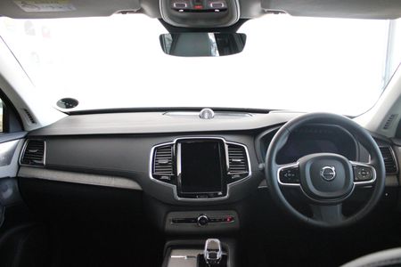 2025-Volvo-XC90-T8-Ultra-Dark-Phev_5