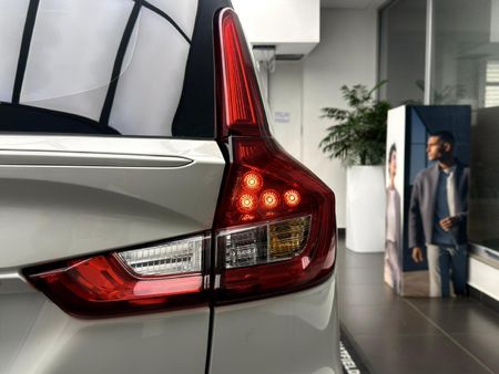 2025-Suzuki-Ertiga-15-GA_18