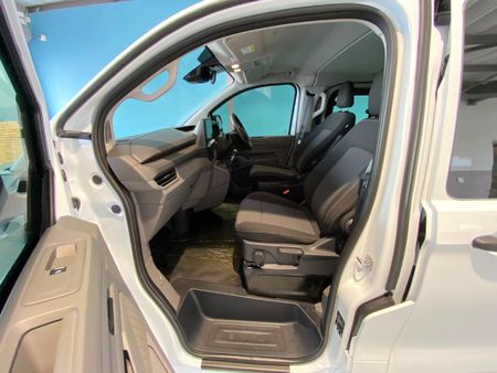 2026-Volkswagen-Transporter-Crew-Bus-20TDI-LWB-81kw-8-Seat_11
