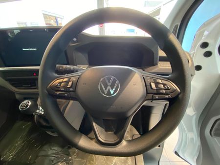 2026-Volkswagen-Transporter-Crew-Bus-20TDI-LWB-81kw-8-Seat_15