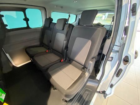 2026-Volkswagen-Transporter-Crew-Bus-20TDI-LWB-81kw-8-Seat_18