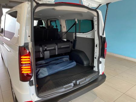 2026-Volkswagen-Transporter-Crew-Bus-20TDI-LWB-81kw-8-Seat_19