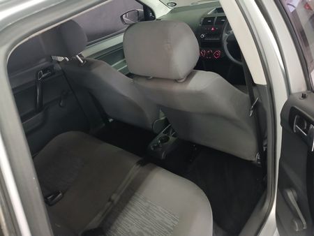 2016-Volkswagen-Polo-Vivo-GP-14-Trendline-5-dr_11