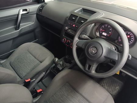 2016-Volkswagen-Polo-Vivo-GP-14-Trendline-5-dr_12