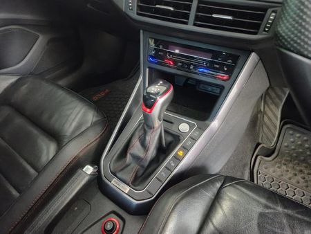 2022-Volkswagen-Polo-20-GTI-Auto-147kW_12