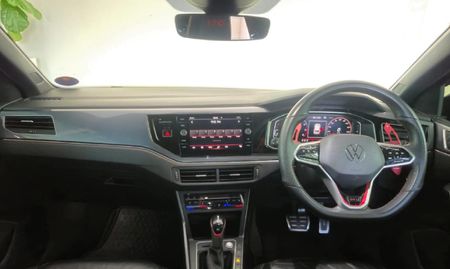 2022-Volkswagen-Polo-20-GTI-Auto-147kW_17