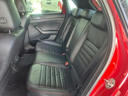 2022-Volkswagen-Polo-20-GTI-Auto-147kW_18