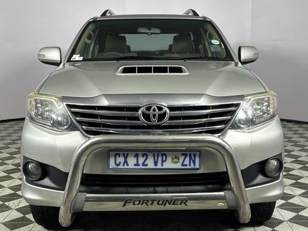 2013-Toyota-Fortuner-25-D-4D-Raised-Body_14