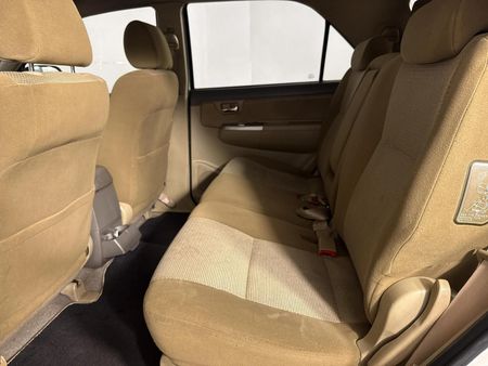 2013-Toyota-Fortuner-25-D-4D-Raised-Body_3