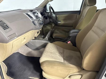 2013-Toyota-Fortuner-25-D-4D-Raised-Body_8