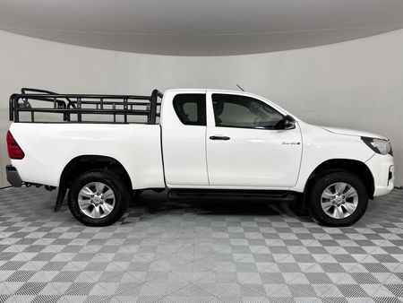 2019-Toyota-Hilux-24-GD-6-Raised-Body-SRX-Auto-Extended-Cab_14