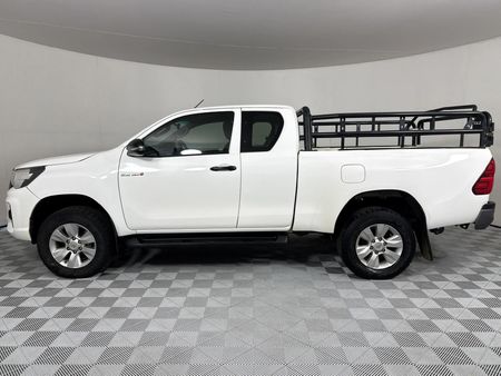 2019-Toyota-Hilux-24-GD-6-Raised-Body-SRX-Auto-Extended-Cab_16
