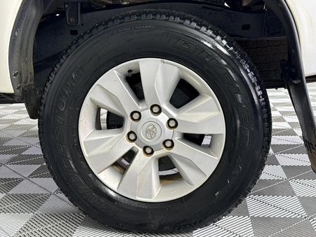 2019-Toyota-Hilux-24-GD-6-Raised-Body-SRX-Auto-Extended-Cab_4