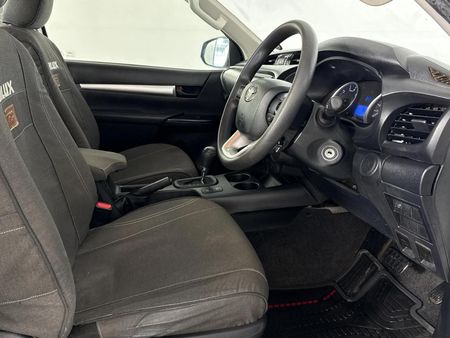 2019-Toyota-Hilux-24-GD-6-Raised-Body-SRX-Auto-Extended-Cab_7