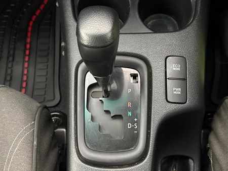2019-Toyota-Hilux-24-GD-6-Raised-Body-SRX-Auto-Extended-Cab_8