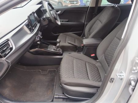 2023-Kia-Rio-14-Tec-5-dr_10