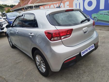 2023-Kia-Rio-14-Tec-5-dr_5