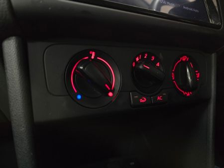 2026-Volkswagen-Polo-Vivo-14-Life_12