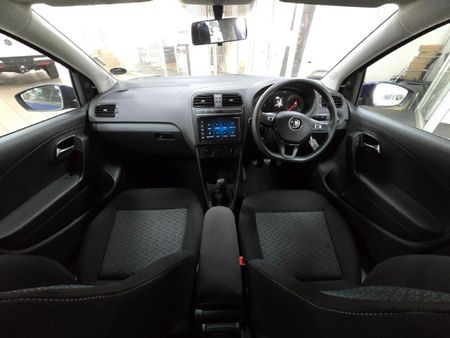 2026-Volkswagen-Polo-Vivo-14-Life_4