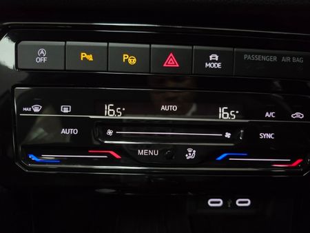 2025-Volkswagen-T-Cross-10-TSI-R-Line-Auto_11