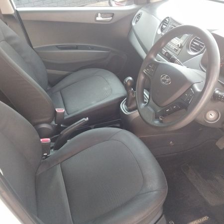 2018-Hyundai-Grand-i10-10-Fluid_1